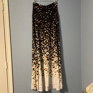 LuLaRoe Maxi Skirt Size: XS 2-4
Color: Brown,Cream,Tan,White